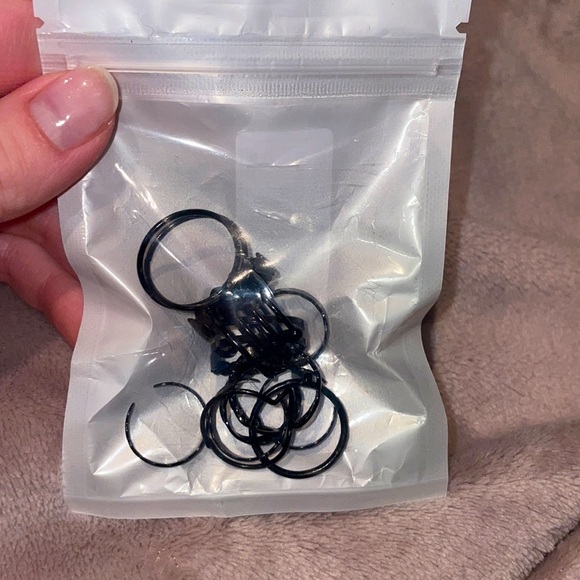BNIB black (adjustable) rings - Picture 2 of 3